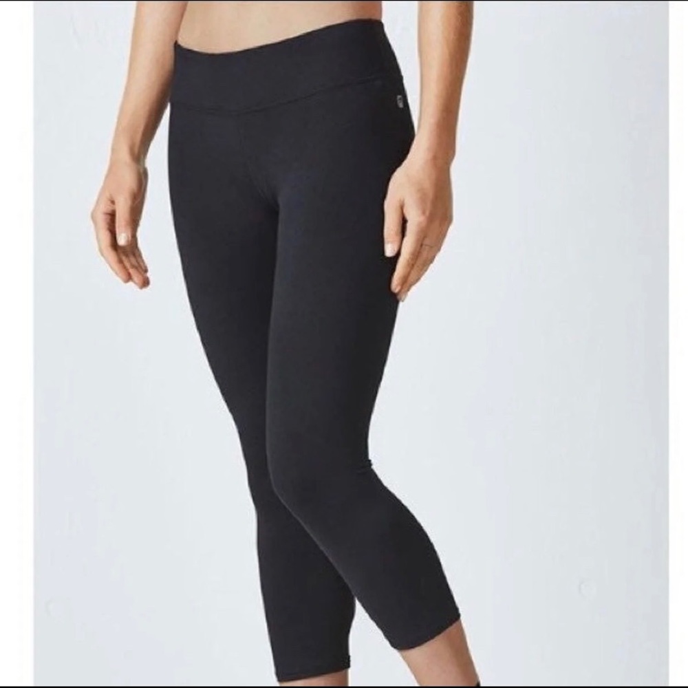 NWT Fabletics Salar Capri - Size 1x